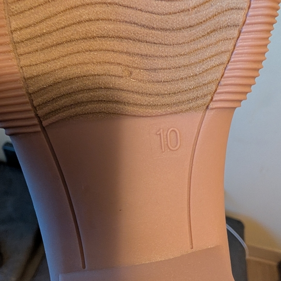 Cream Faux Fur Snow Boots - Lace Up Winter Duck Boots - Picture 3 of 4